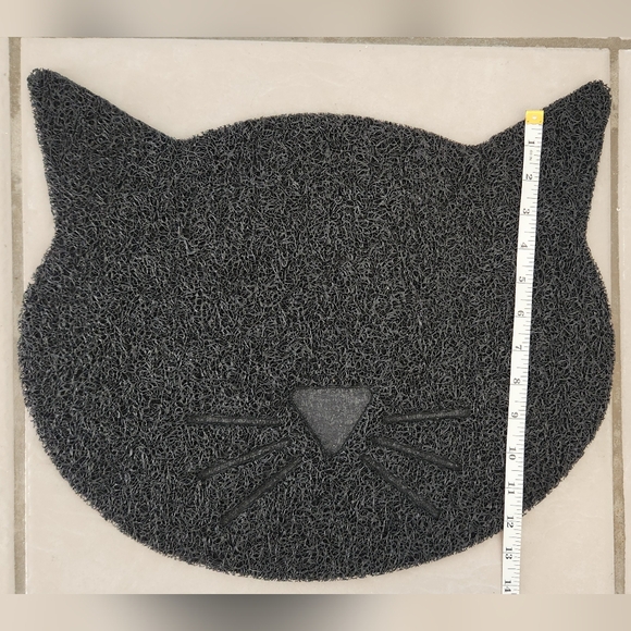 PVC Cat Shape Feeding Mat - Picture 4 of 5